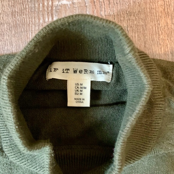 Cold shoulder mock neck sweater - Picture 3 of 6